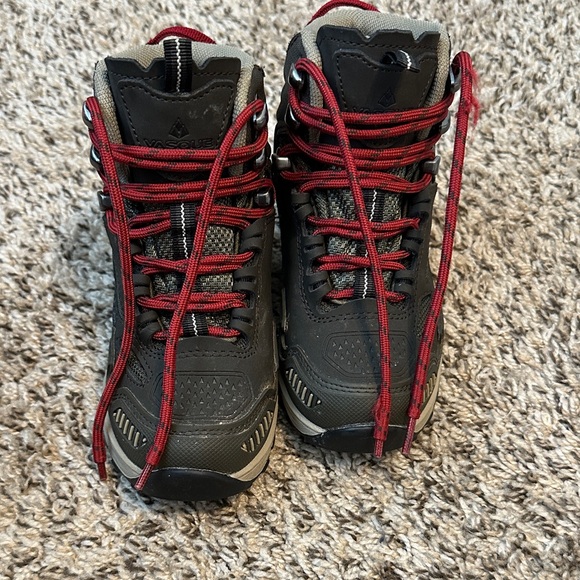 Vasque Other - Vasque Kids Black and Gray Boots with Red Laces